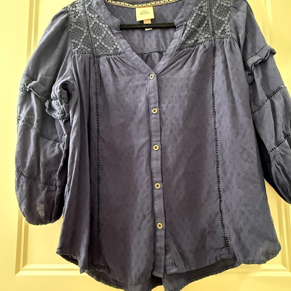3/10$ Knox Rose Navy Button-Up Lace Blouse